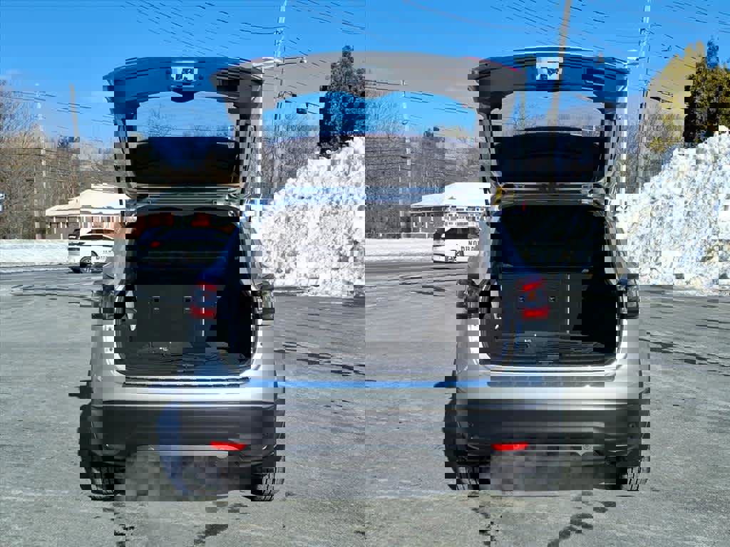 Certified 2022 Nissan Rogue Sport SV w/ Technology Package image 9