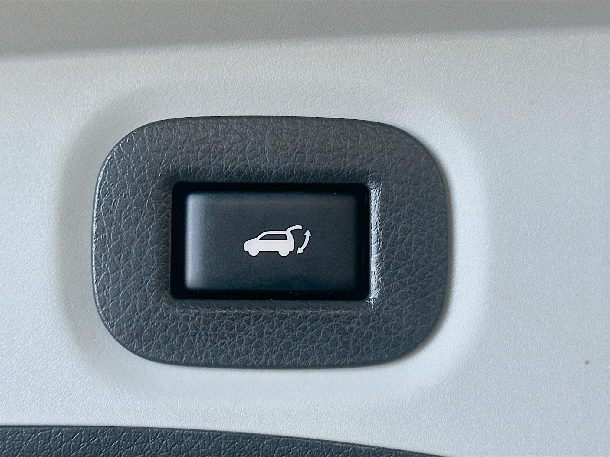 Used 2018 Nissan Rogue SV FWD image 27
