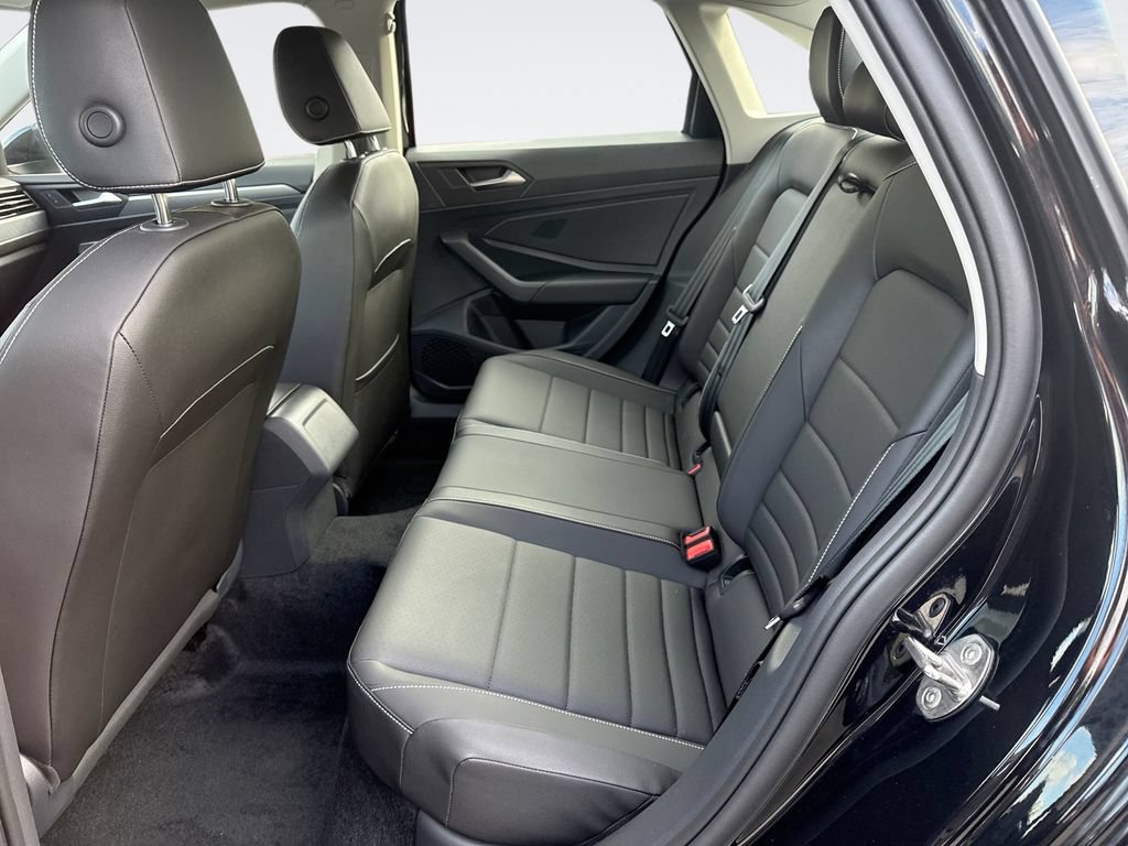 Used 2023 Volkswagen Jetta SE FWD image 24