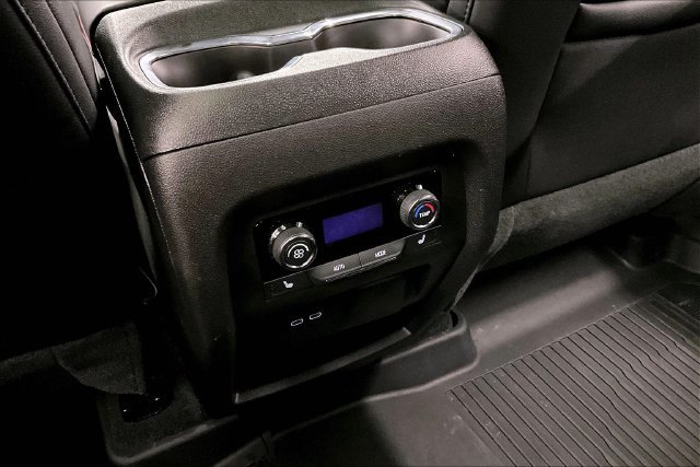 Used 2025 Chevrolet Traverse RS w/ LPO, Floor Liner Package AWD/4WD image 34