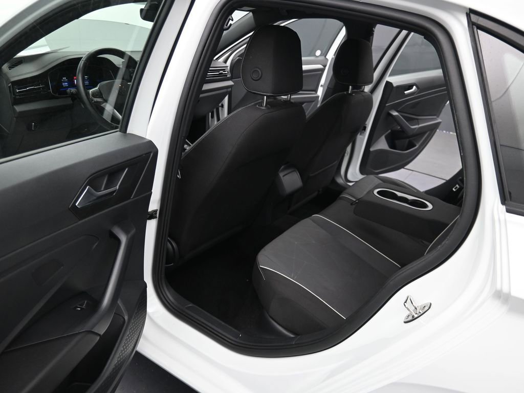 Used 2025 Volkswagen Jetta Sport FWD image 12