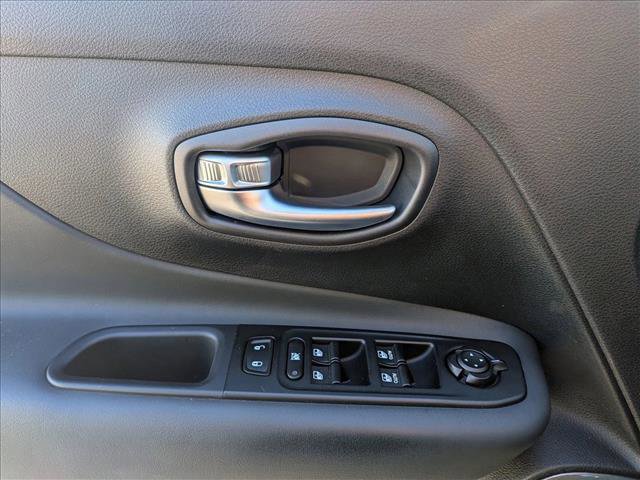 Used 2022 Jeep Renegade Latitude w/ Convenience Group image 15