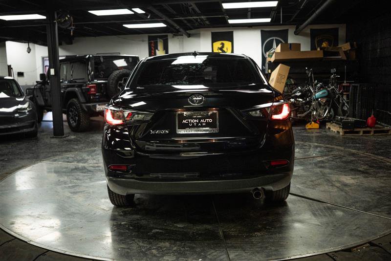 Used 2019 Toyota Yaris LE FWD image 6