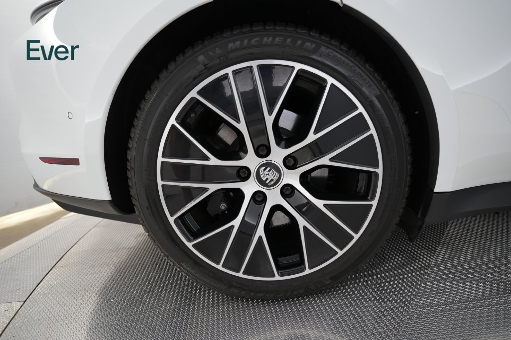 Used 2023 Porsche Taycan RWD image 9