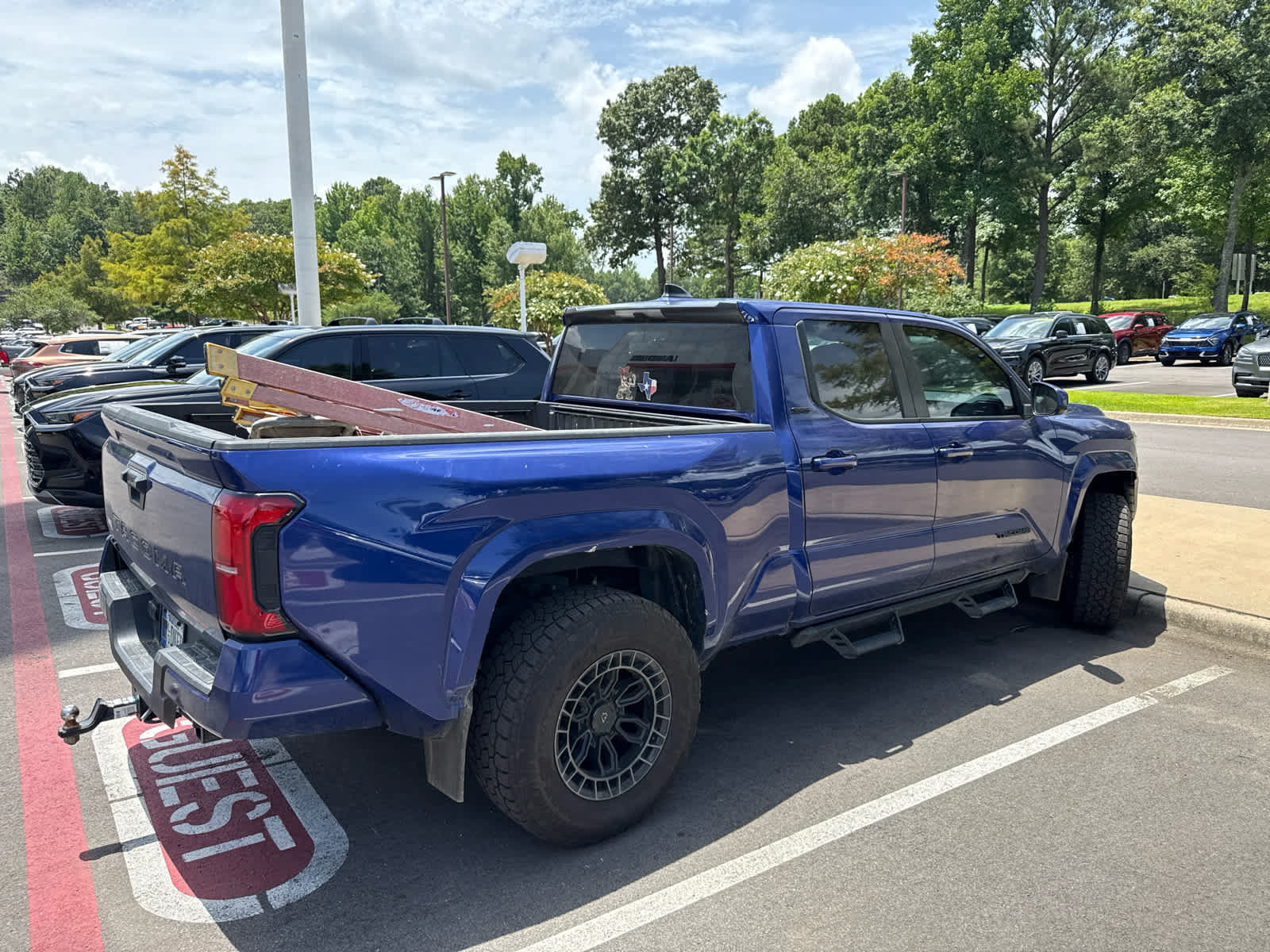 Used 2024 Toyota Tacoma SR5 AWD/4WD image 5