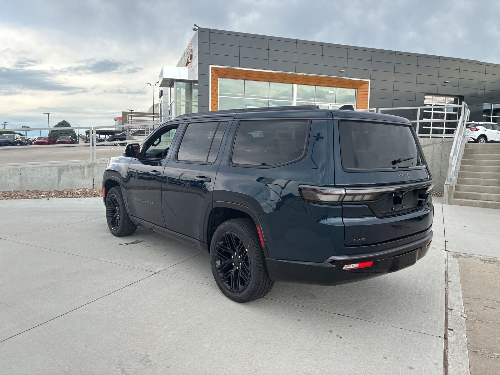 New 2026 Jeep Grand Wagoneer Limited AWD/4WD image 3