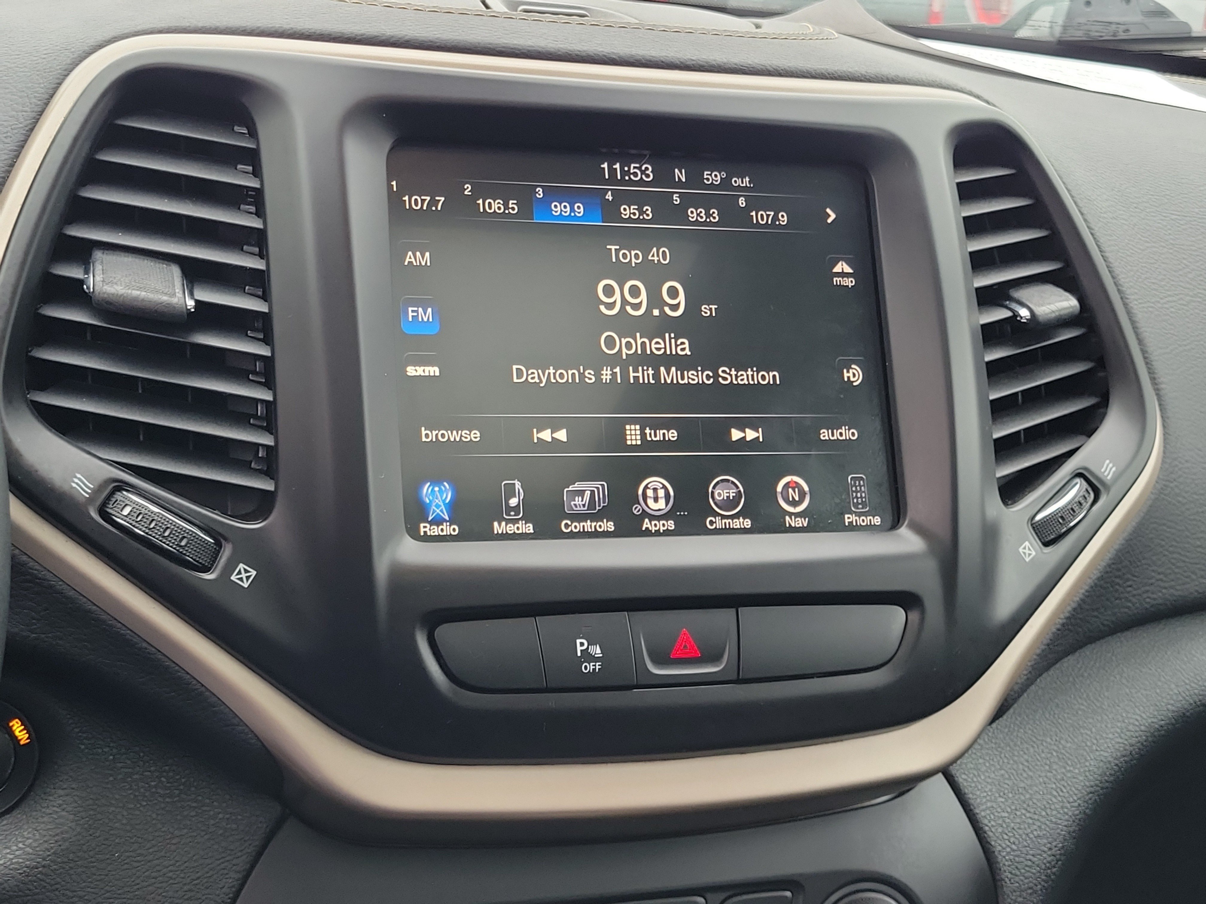 Used 2017 Jeep Cherokee Limited AWD/4WD image 26