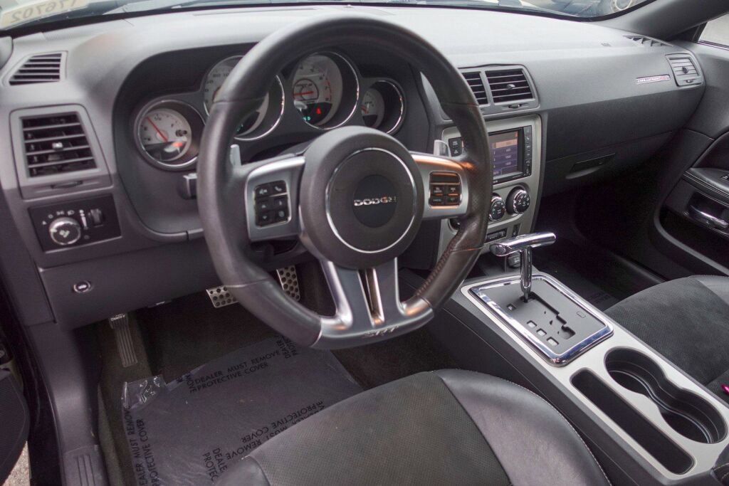 Used 2013 Dodge Challenger SRT8 w/ Harman Kardon Audio Group image 10