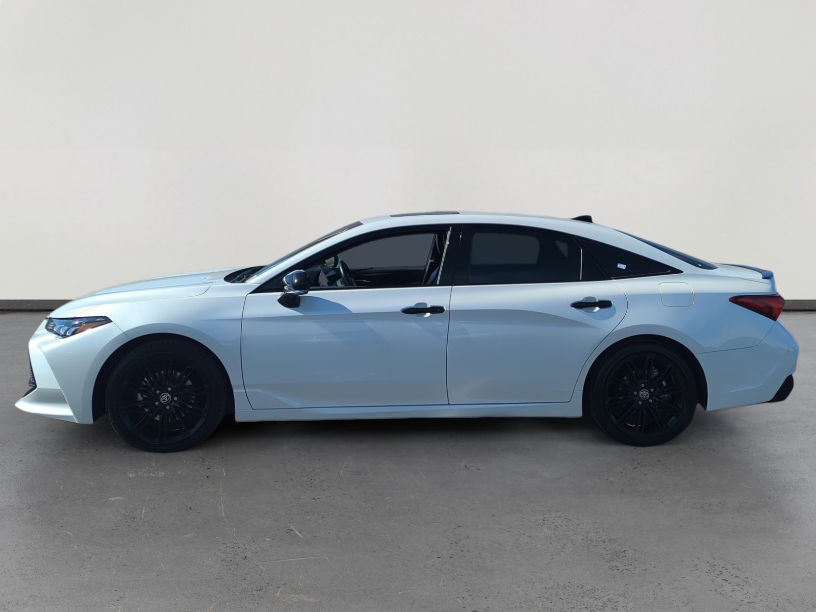 Used 2021 Toyota Avalon XSE video 2