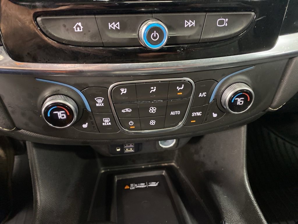 Used 2023 Chevrolet Traverse LT w/ LT Premium Package AWD/4WD image 46