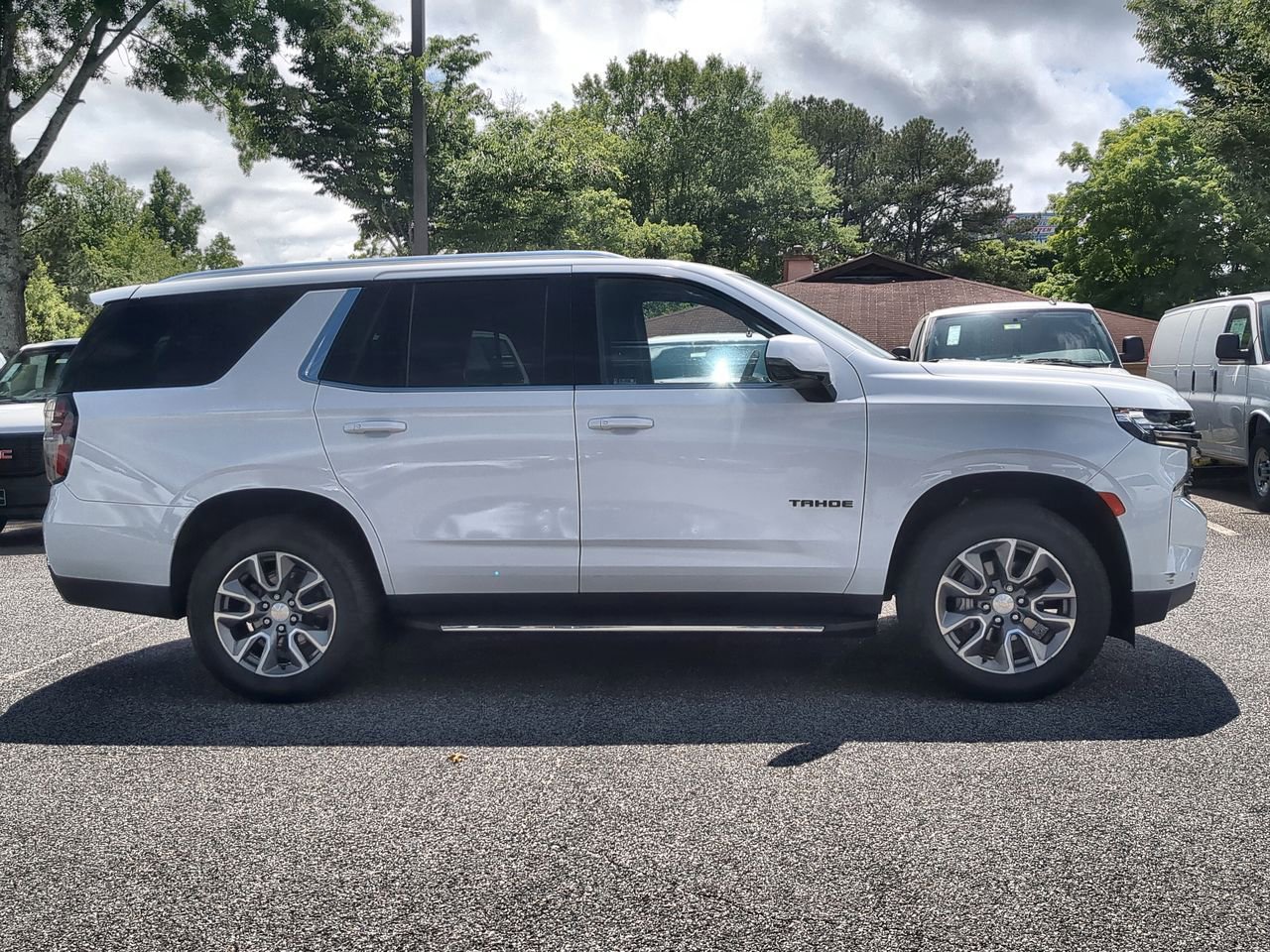 Used 2022 Chevrolet Tahoe LT w/ LT Signature Package AWD/4WD image 9
