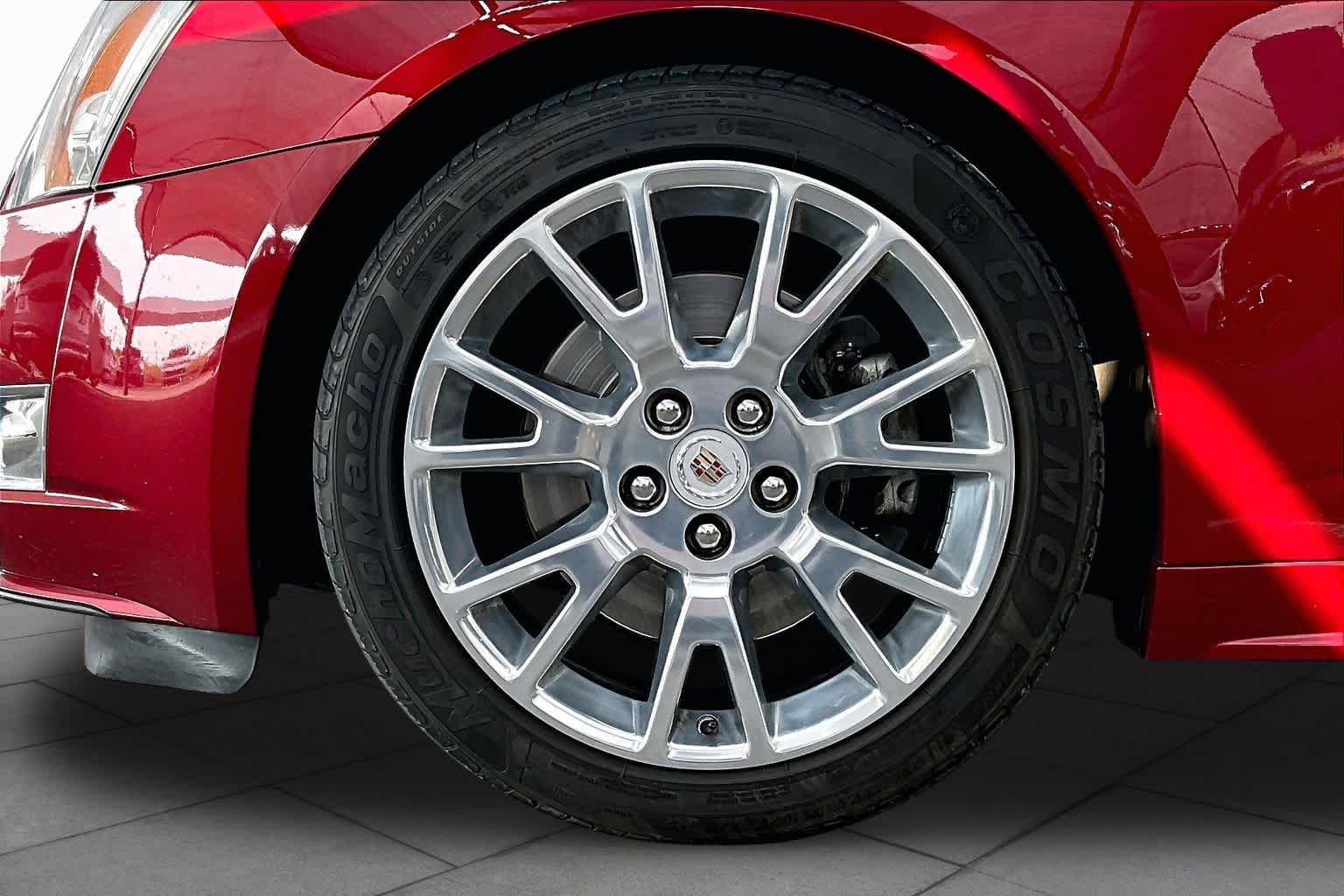 Used 2010 Cadillac CTS Premium RWD image 10