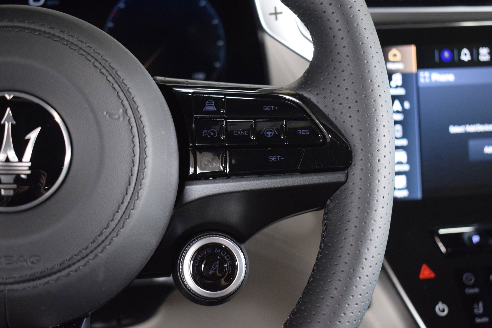 New 2024 Maserati Grecale Modena image 29