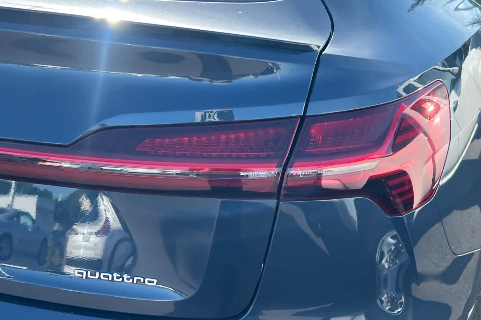 Used 2020 Audi e-tron Prestige AWD/4WD image 18