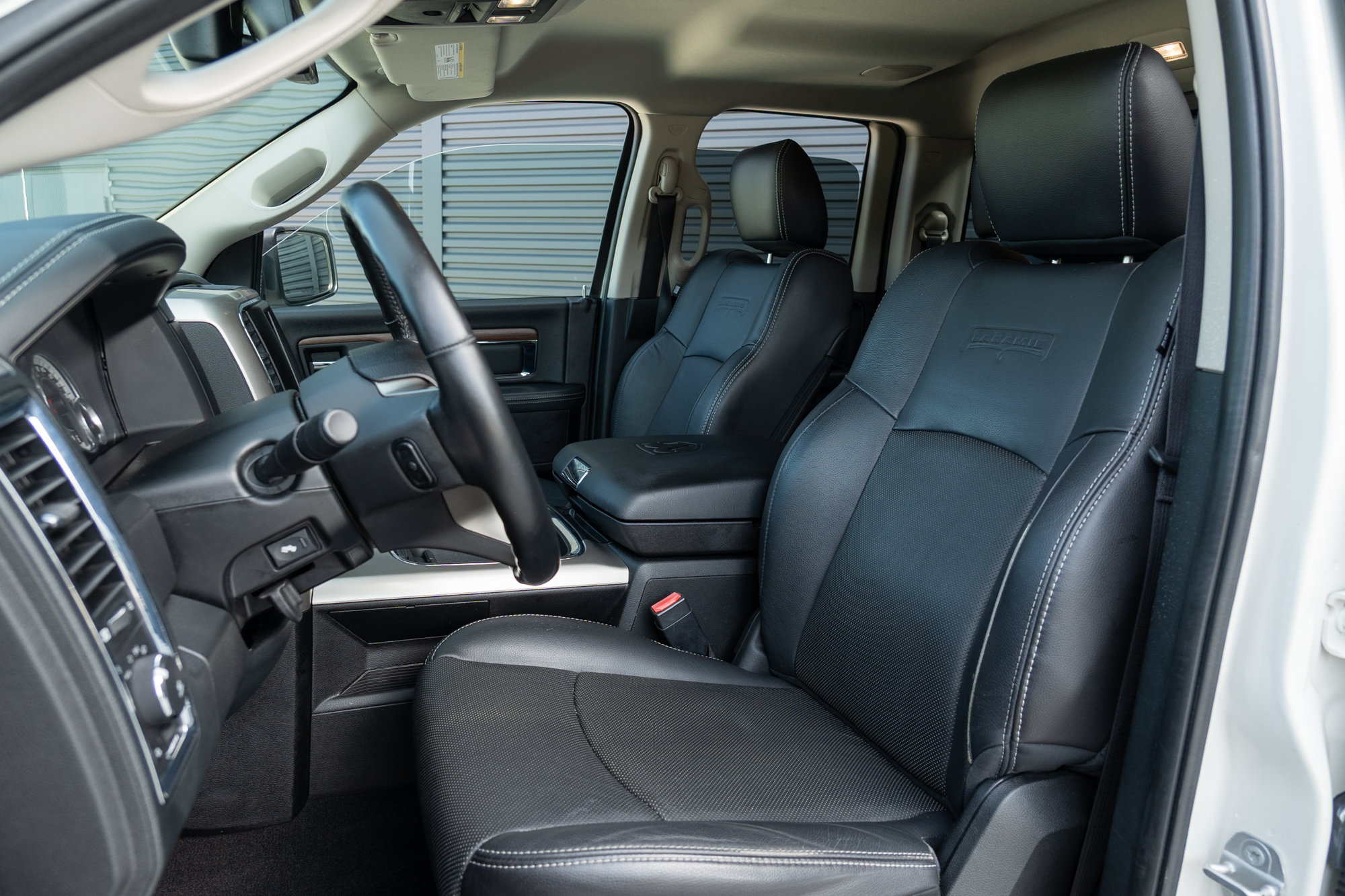 Used 2016 RAM 1500 Laramie w/ Convenience Group AWD/4WD image 11