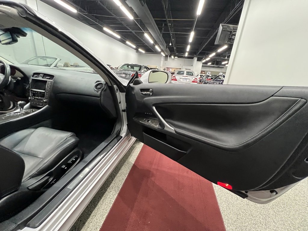 Used 2010 Lexus IS 350C image 31