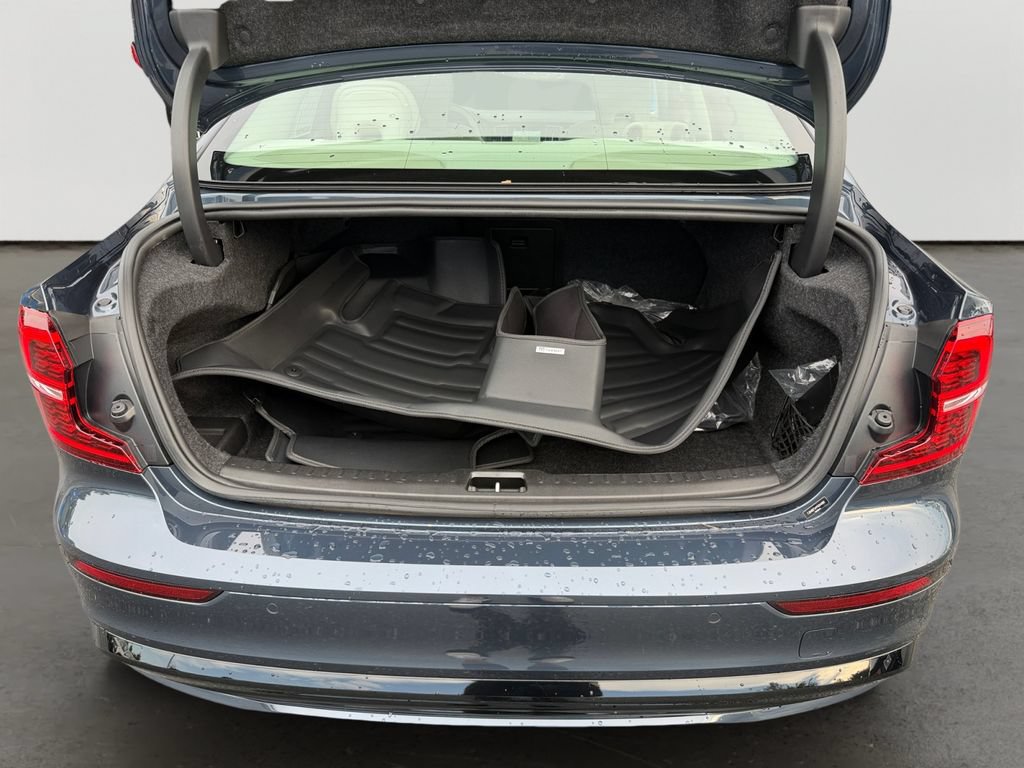 Certified 2023 Volvo S60 T8 Plus AWD/4WD image 11