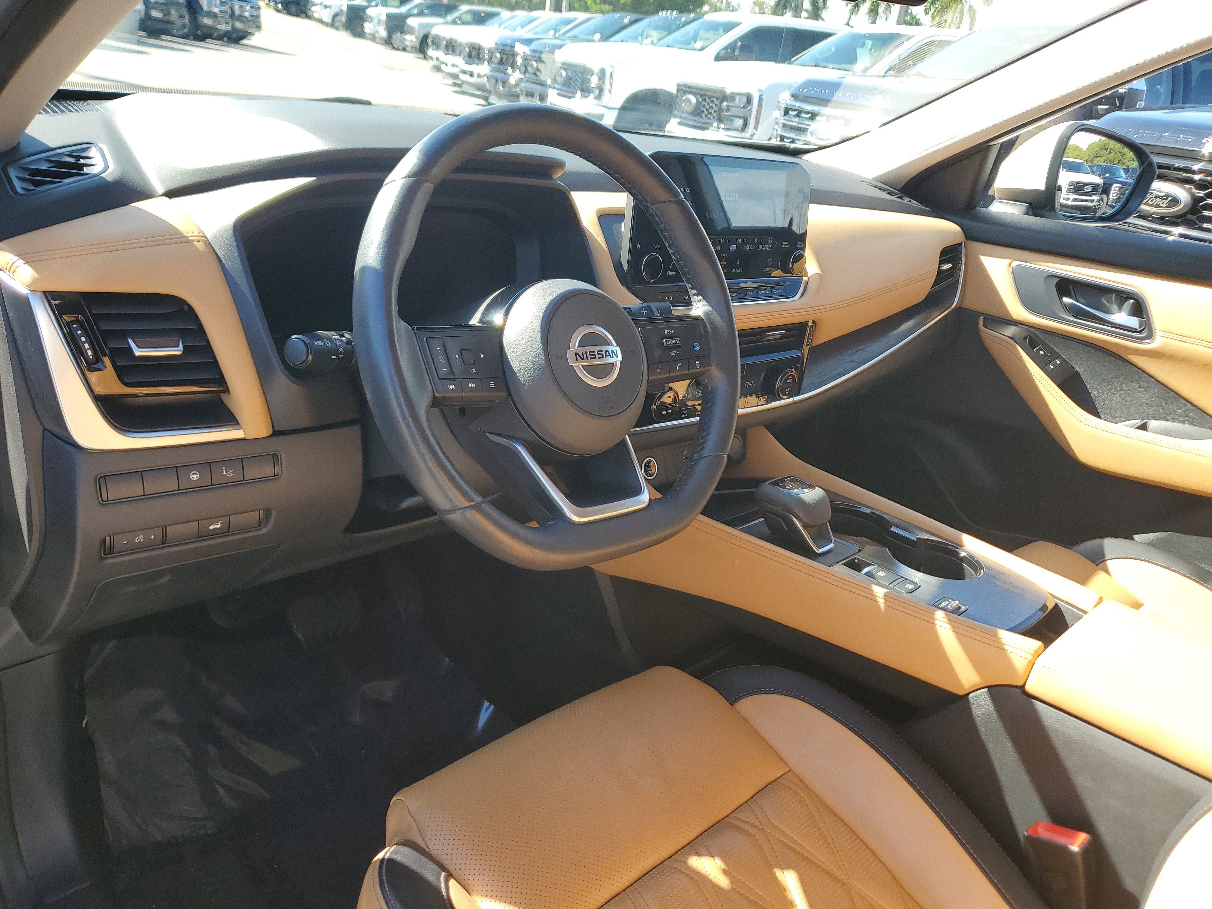 Used 2021 Nissan Rogue Platinum image 6