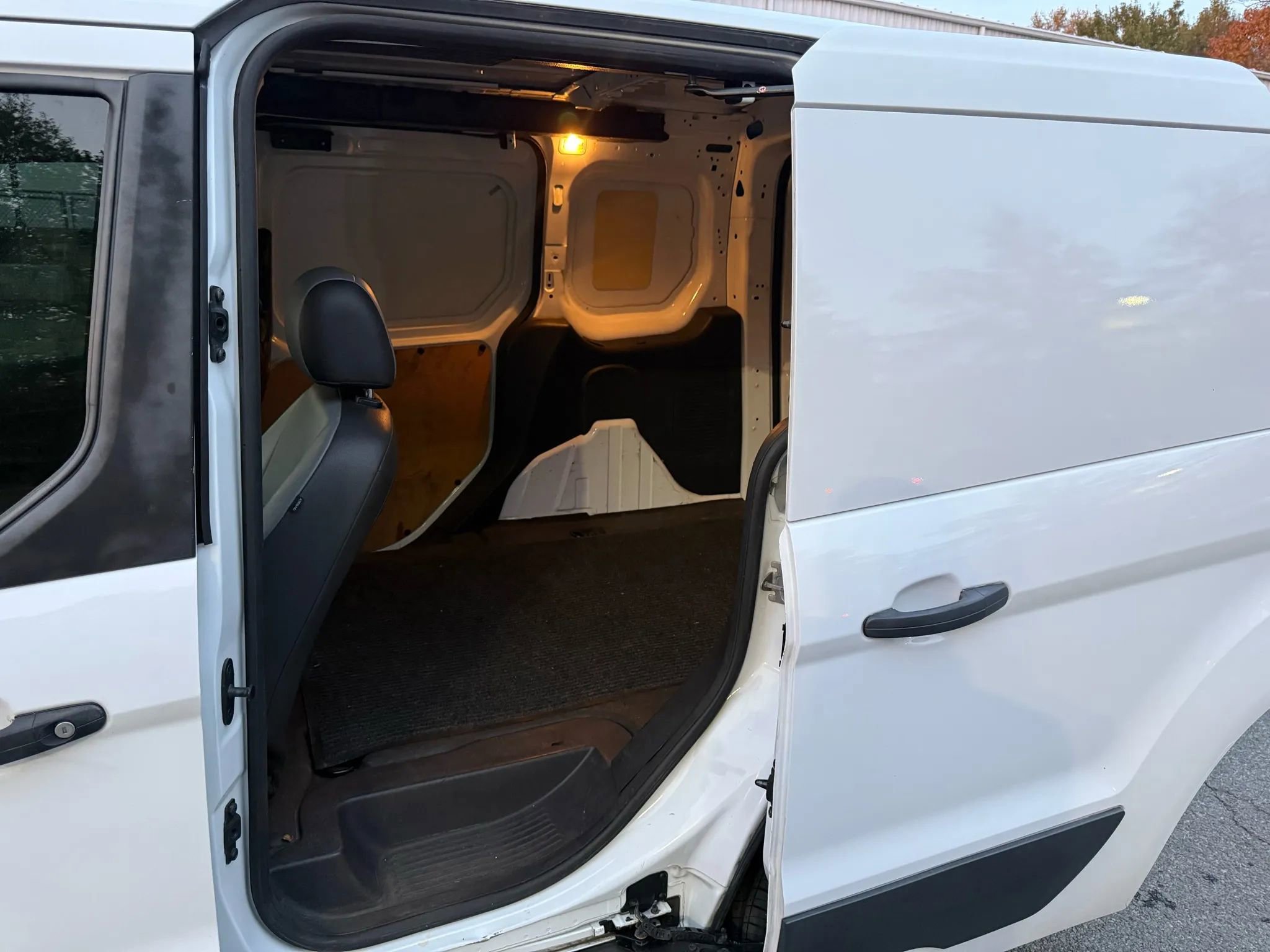 Used 2015 Ford Transit Connect XL image 19