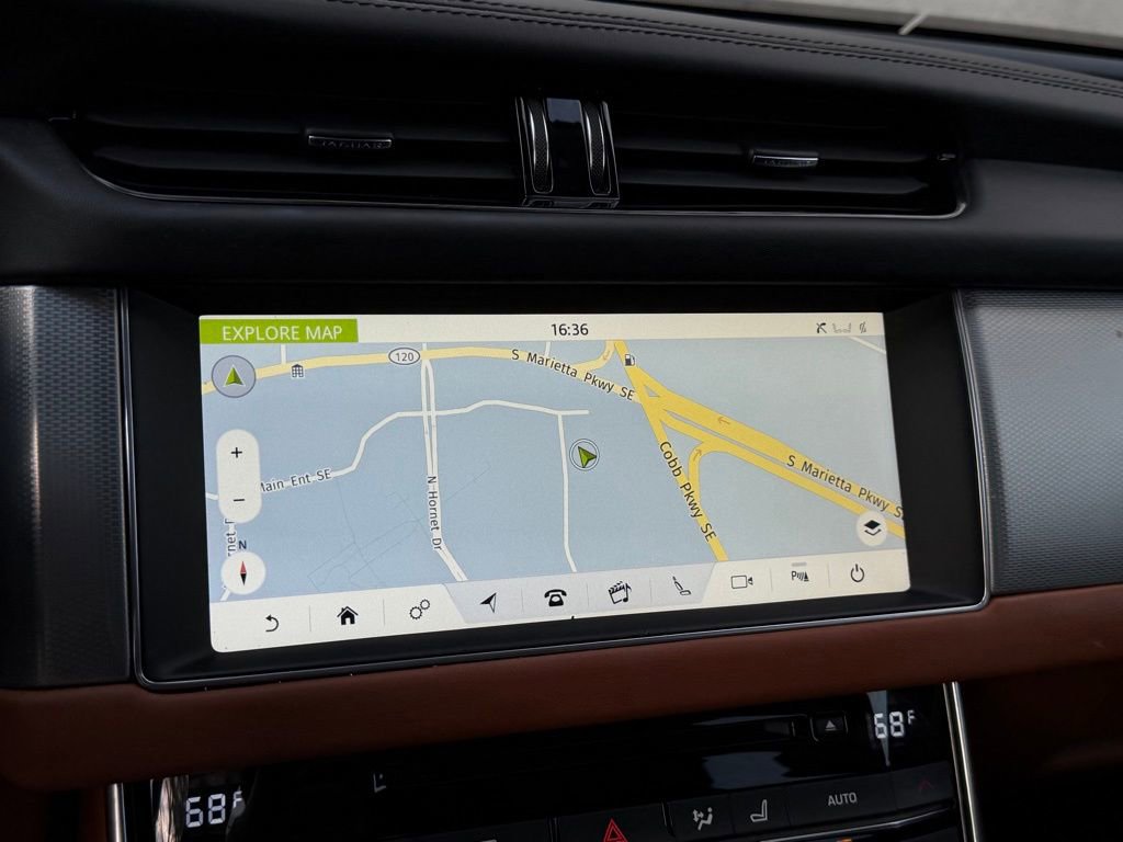 Used 2018 Jaguar XF Portfolio image 14