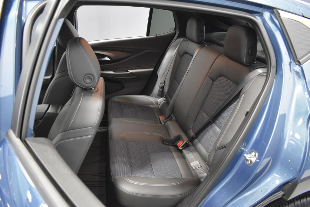 Used 2025 Buick Envista Preferred w/ Convenience I Package FWD image 28