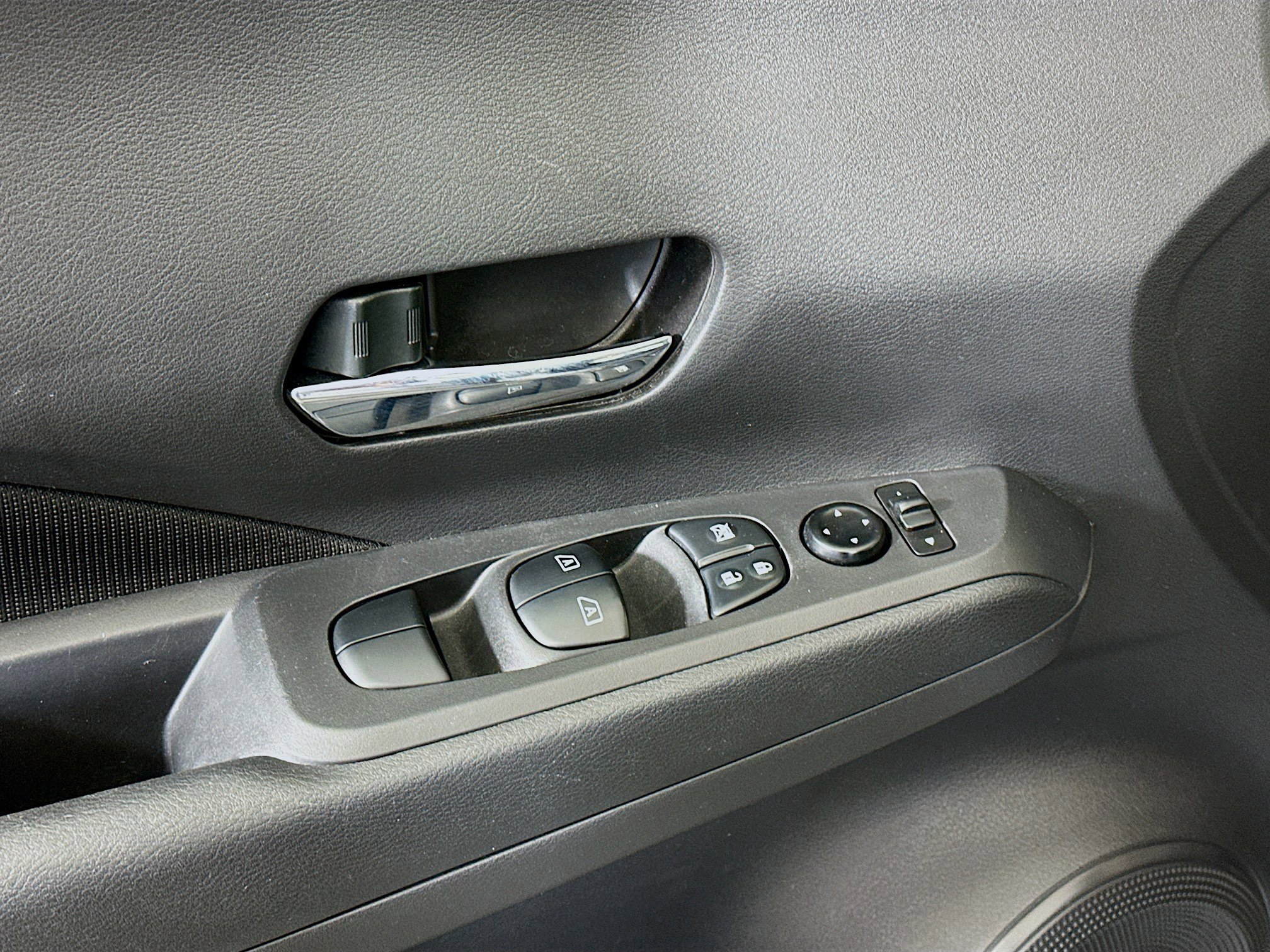 Used 2022 Nissan Kicks SV FWD image 15