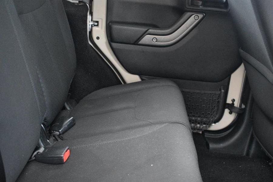 Used 2018 Jeep Wrangler Unlimited Sport S image 29