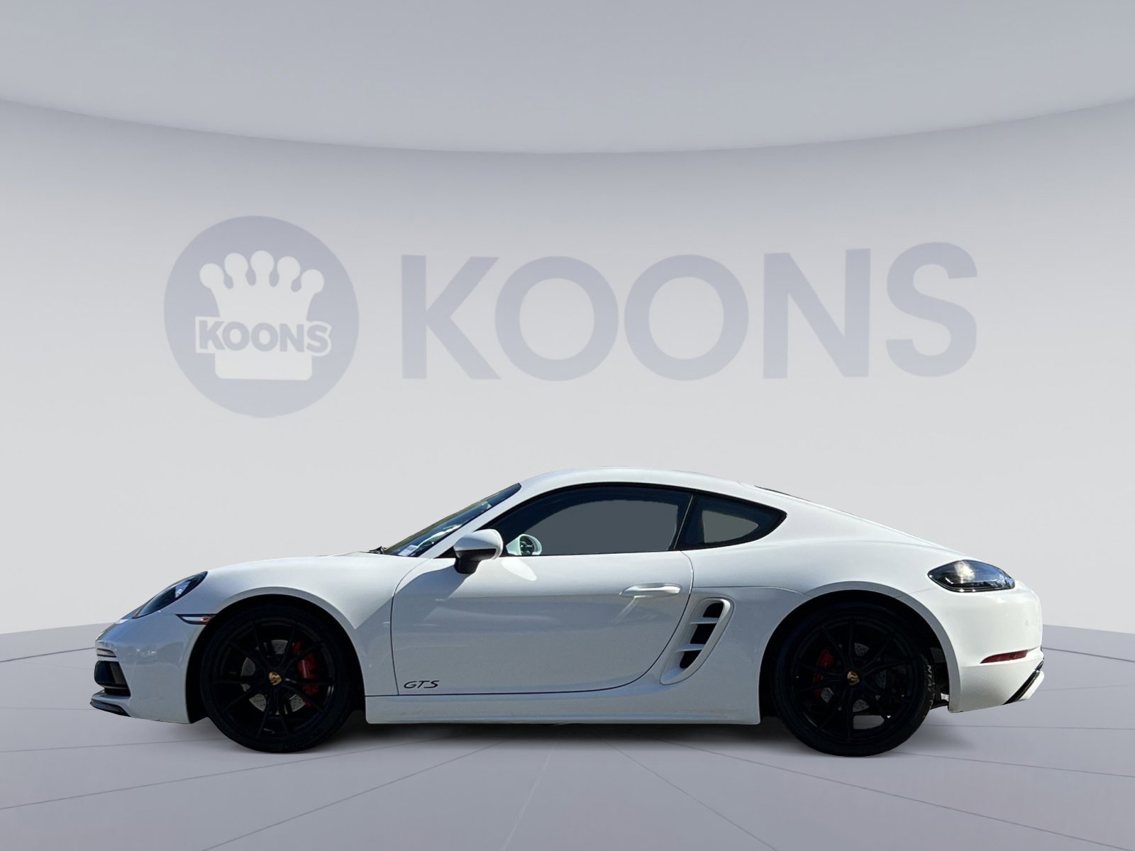 Used 2018 Porsche 718 Cayman S RWD image 2