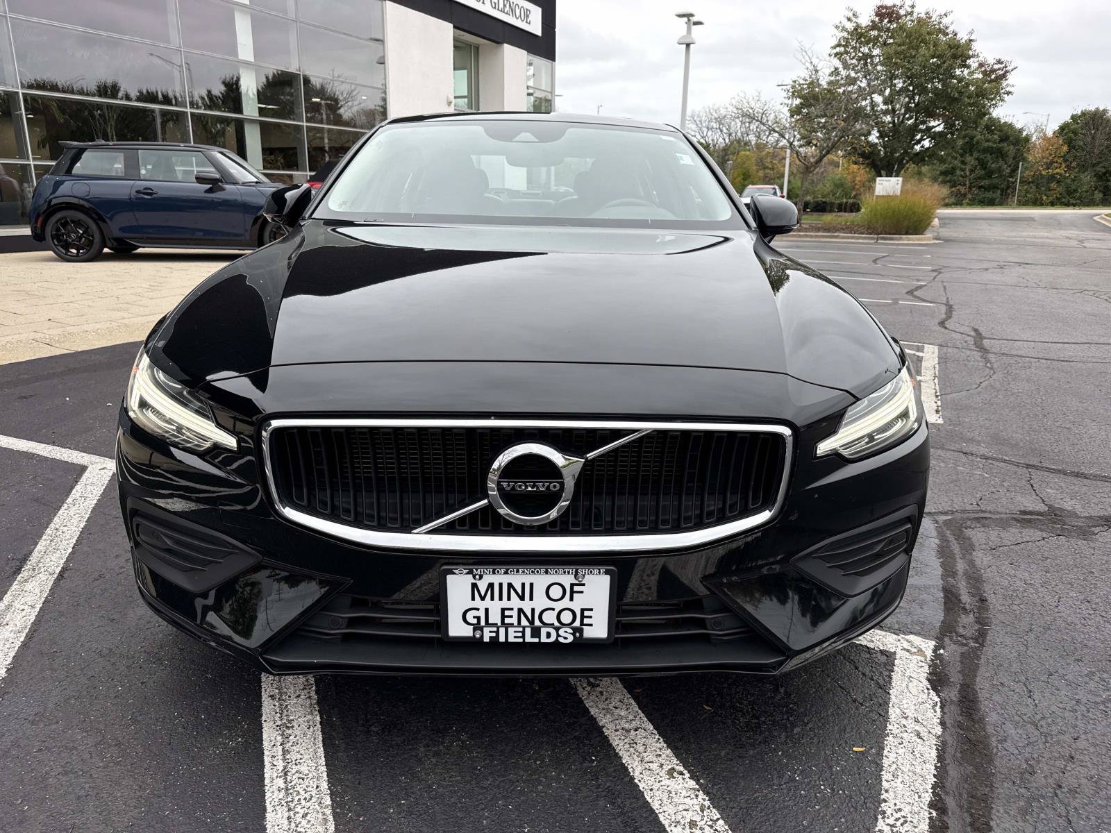 Used 2019 Volvo S60 T5 Momentum w/ Premium Package FWD image 3