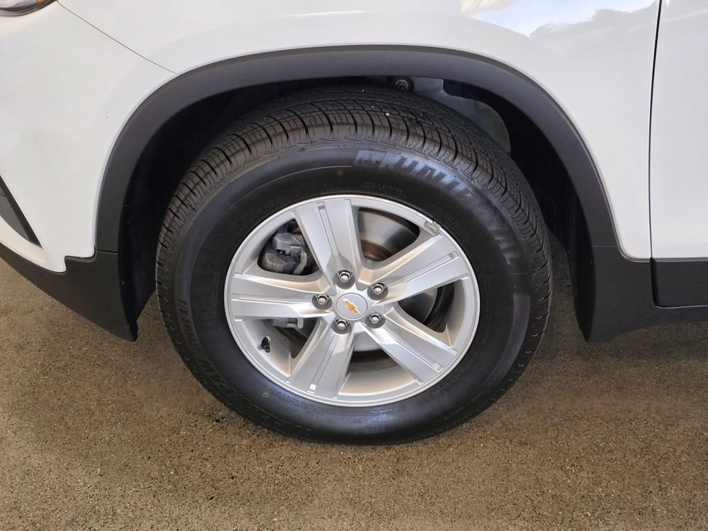 Used 2019 Chevrolet Trax LT w/ LT Convenience Package AWD/4WD image 8