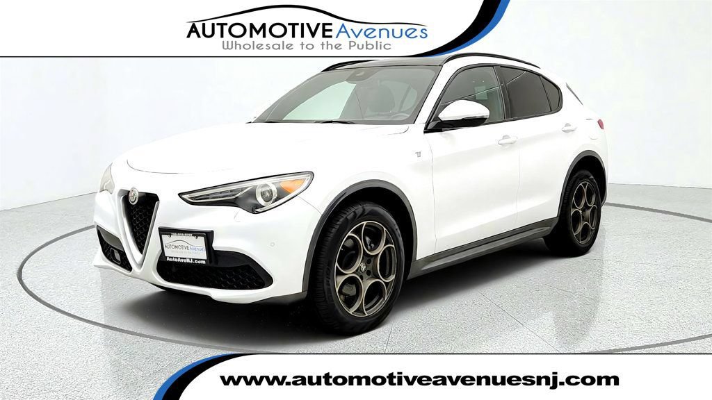 Used 2023 Alfa Romeo Stelvio Ti AWD/4WD image 1