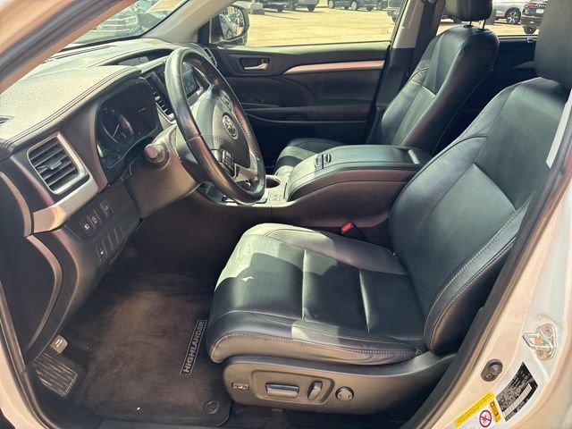 Used 2019 Toyota Highlander XLE image 16