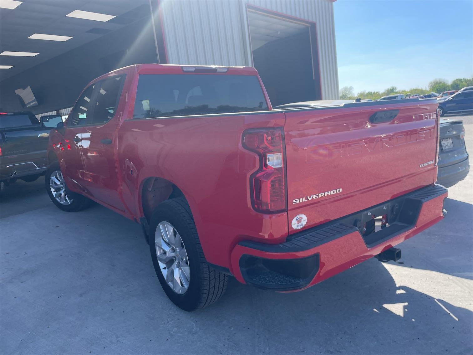 Used 2026 Chevrolet Silverado 1500 Custom image 2
