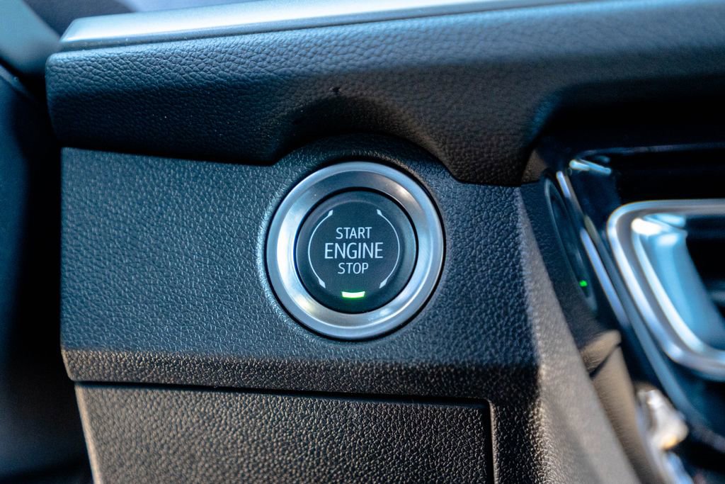 Used 2025 Chevrolet Traverse LT image 25