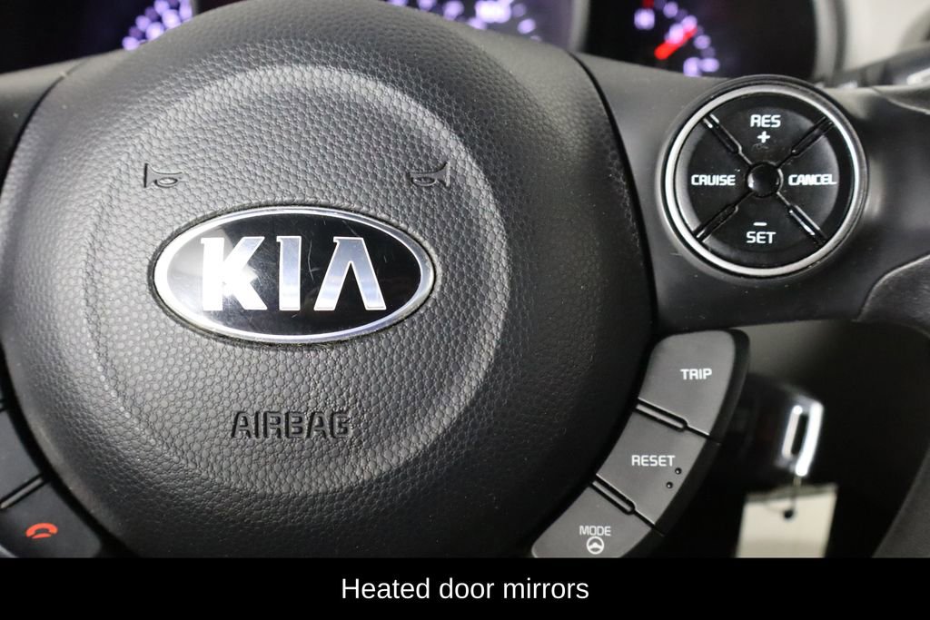Used 2015 Kia Soul + image 8