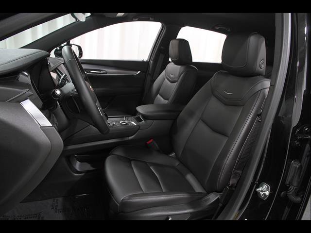 Used 2025 Cadillac XT5 Luxury w/ LPO, Floor Liner Package AWD/4WD image 5