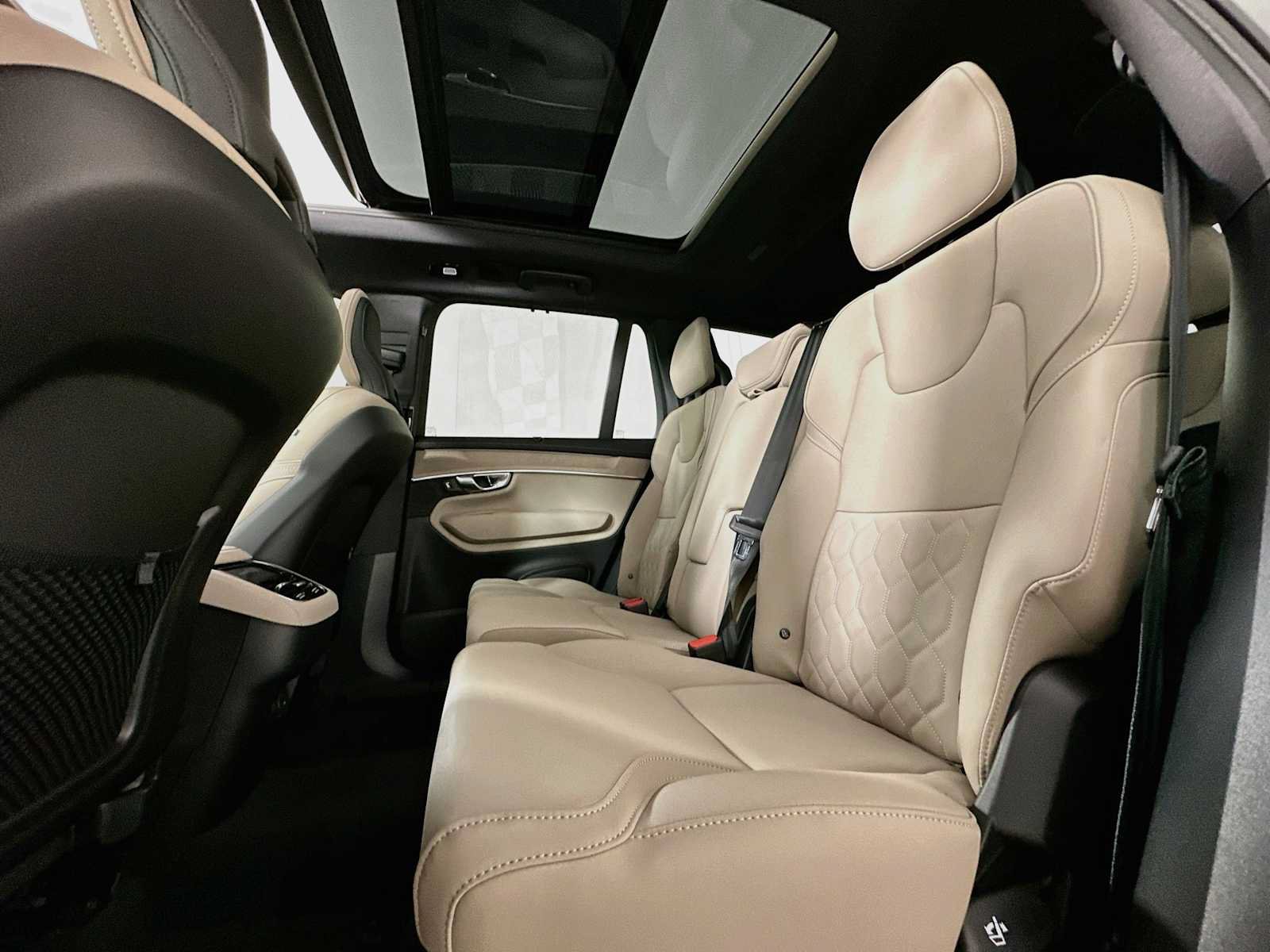 New 2027 Volvo XC90 B6 Plus AWD/4WD image 22