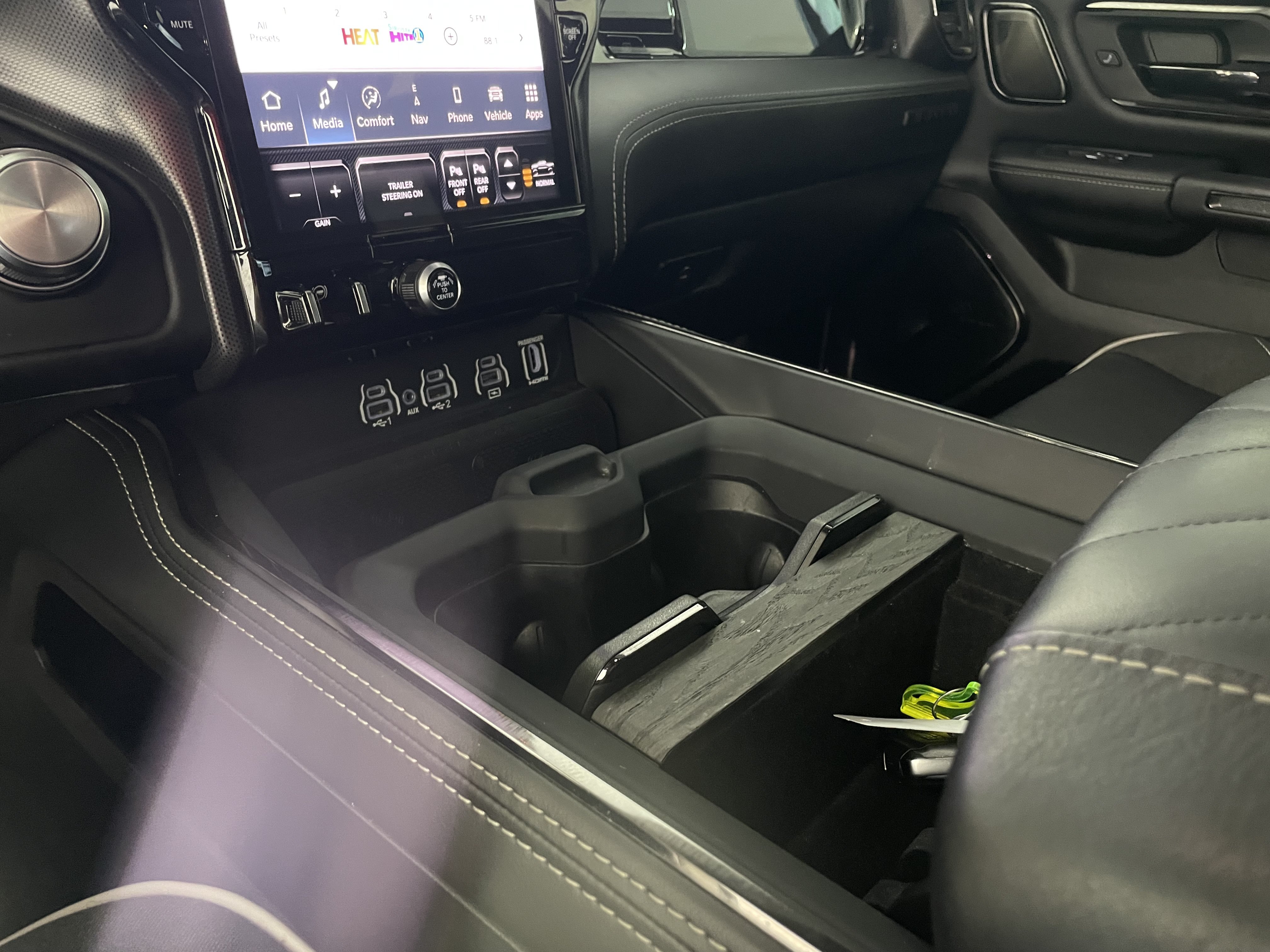 Used 2025 RAM 1500 Limited AWD/4WD image 22