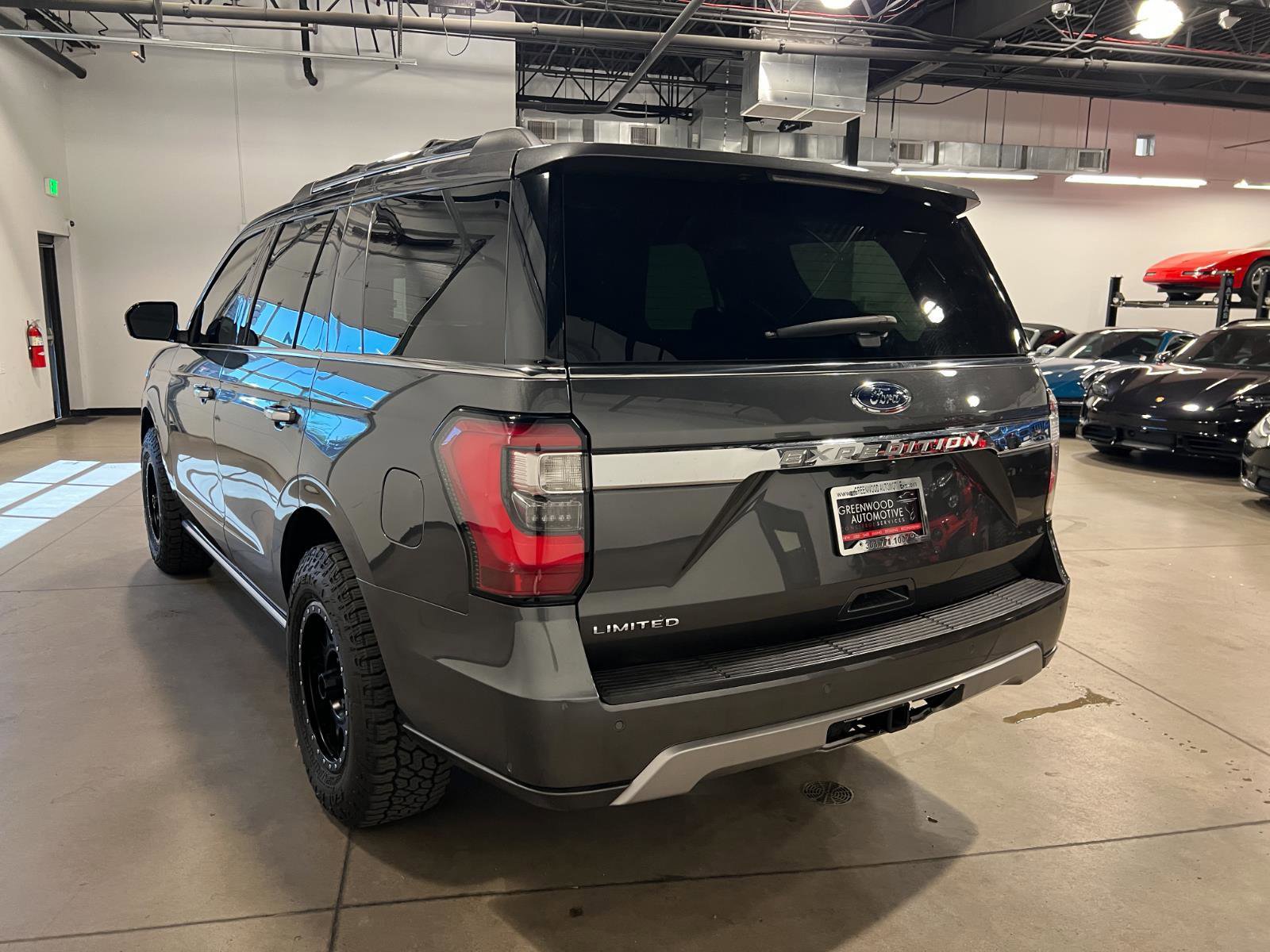 Used 2019 Ford Expedition Limited w/ Equipment Group 301A AWD/4WD image 5