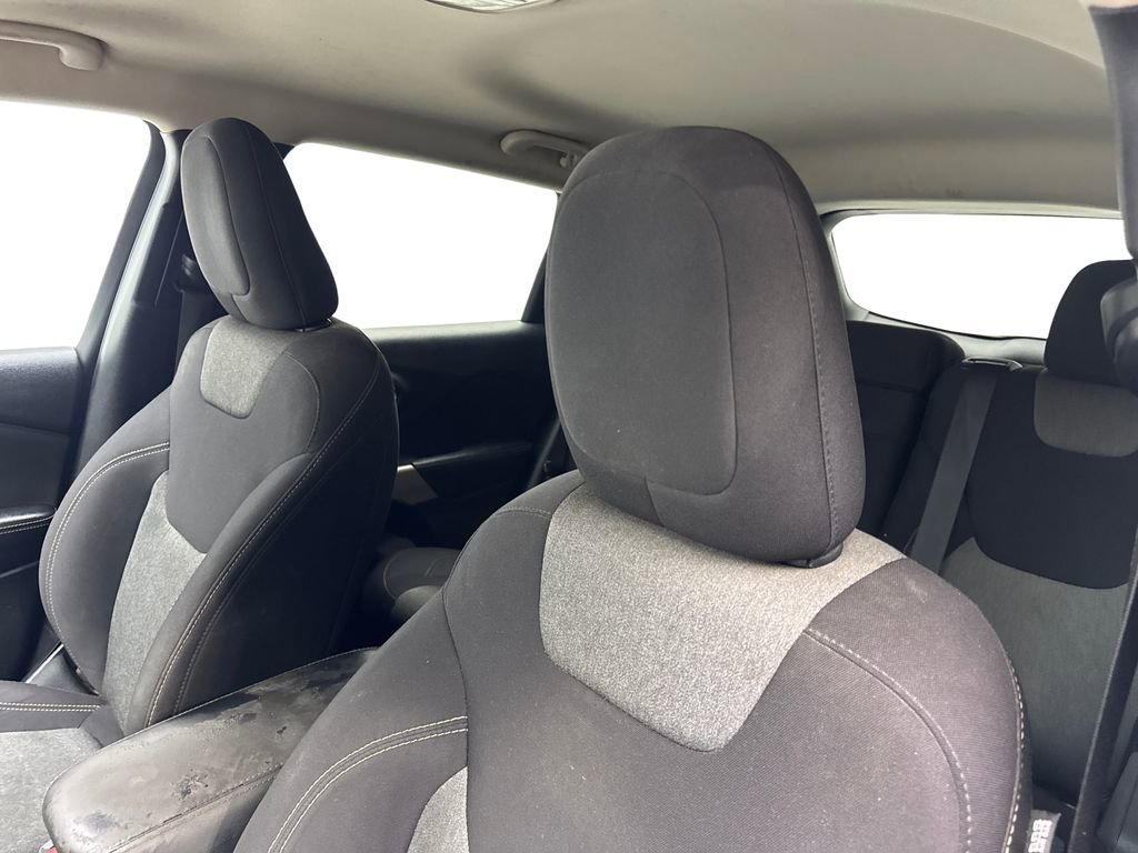 Used 2017 Jeep Cherokee Sport image 27