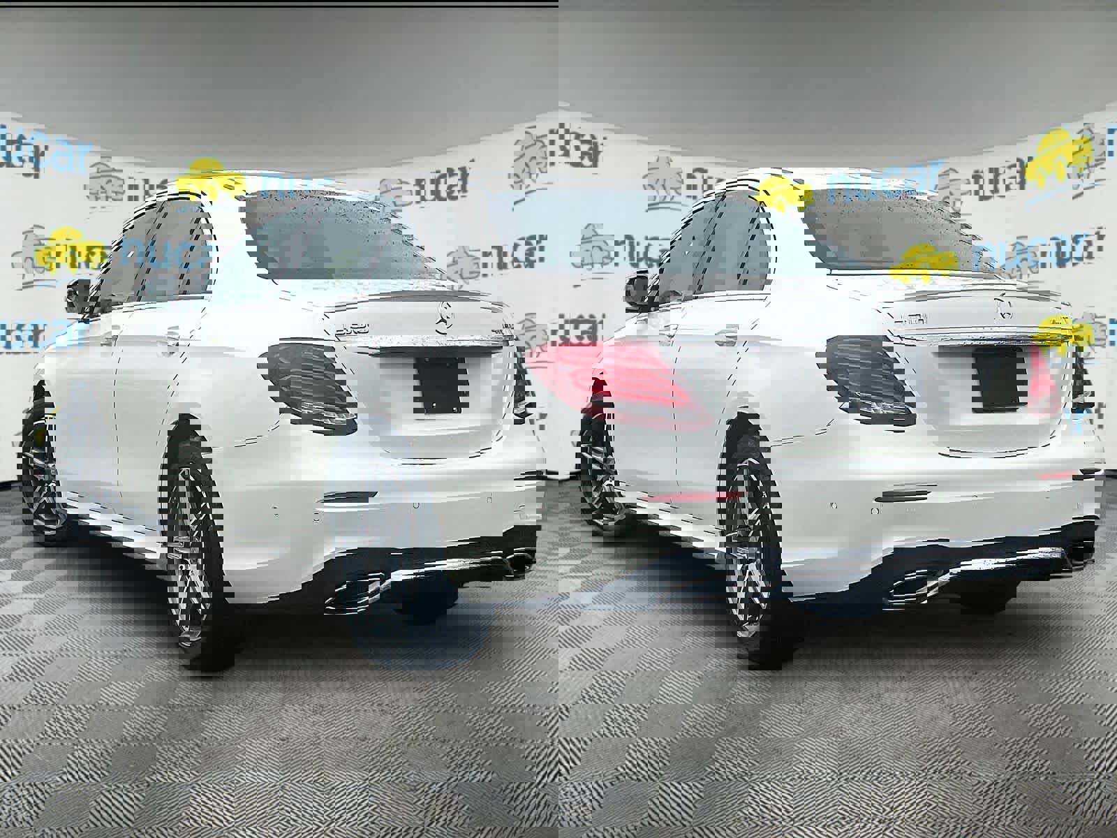 Used 2017 Mercedes-Benz E 300 4MATIC image 4