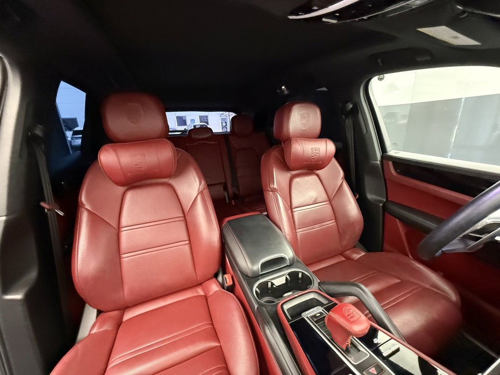 Used 2019 Porsche Cayenne S image 54