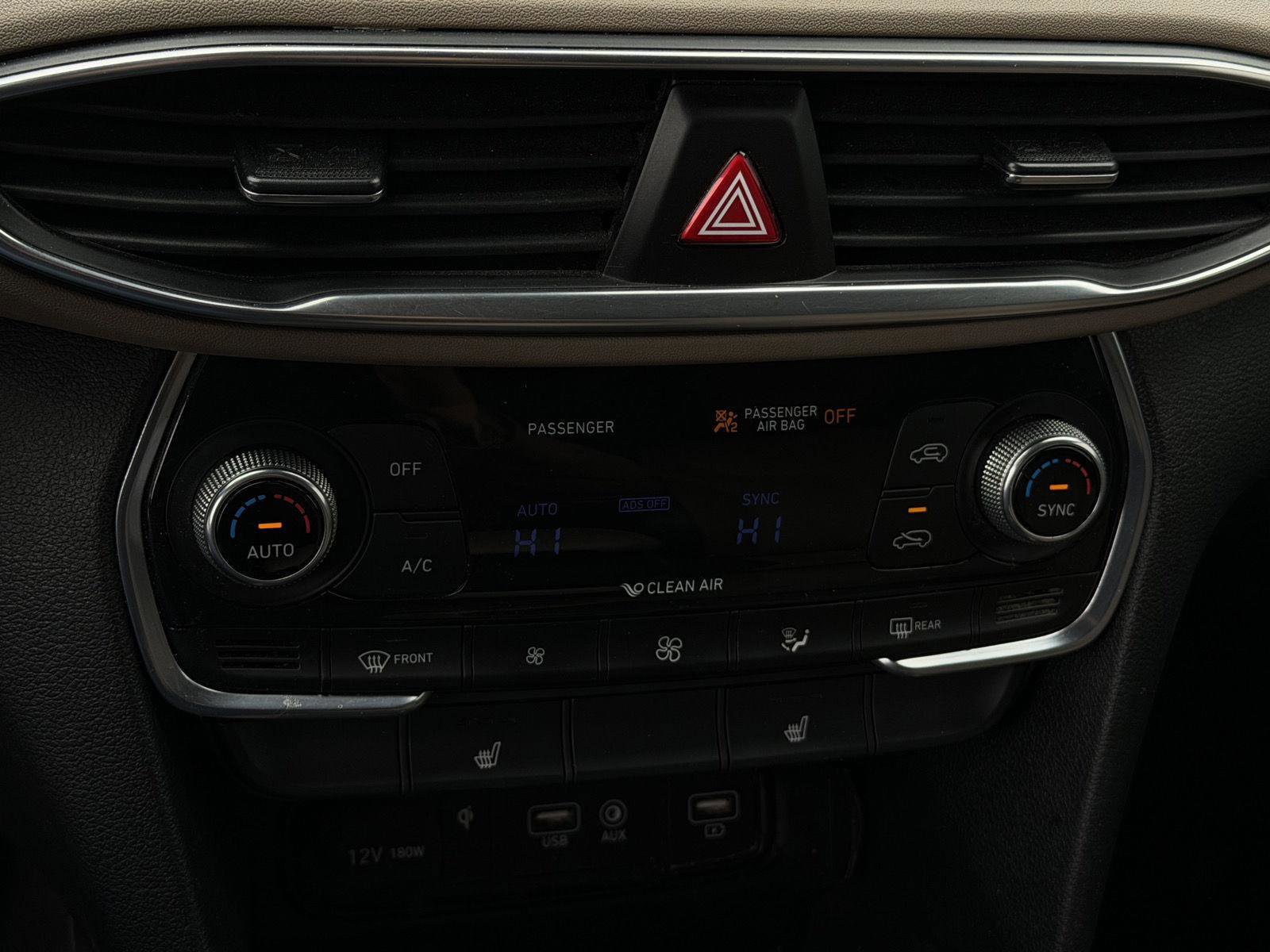 Used 2020 Hyundai Santa Fe SEL w/ Convenience + Premium Package image 15