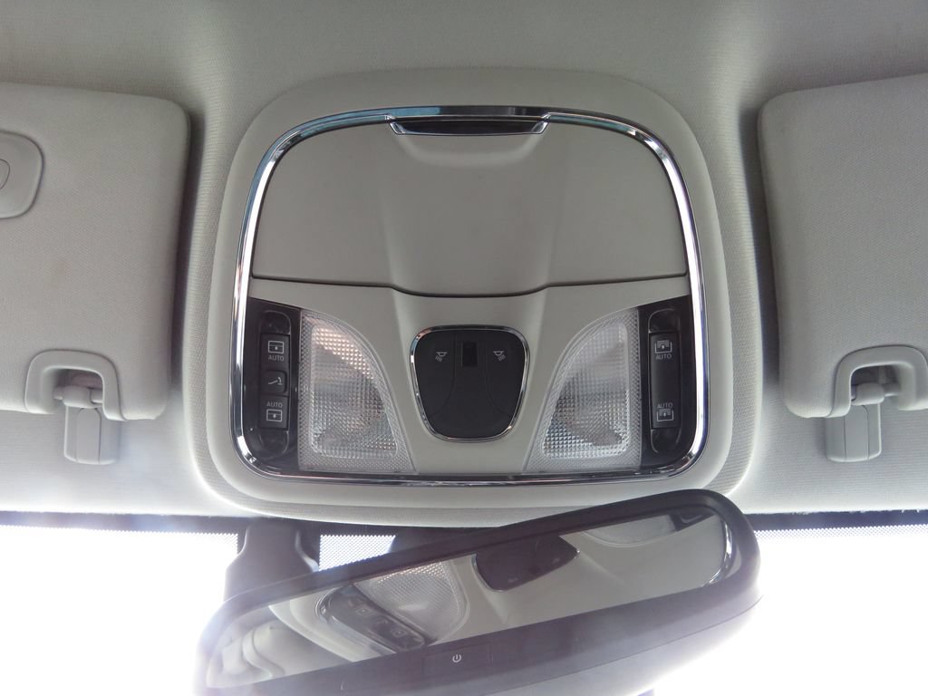 Used 2022 Jeep Cherokee Limited AWD/4WD image 27