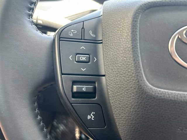 Used 2026 Toyota Prius LE FWD image 17