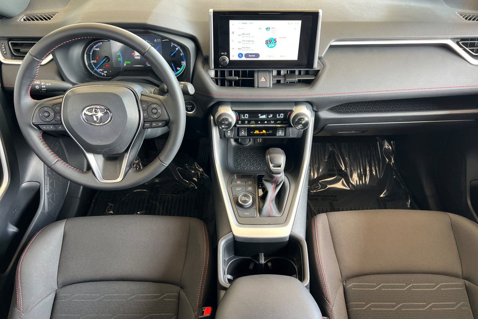 Used 2025 Toyota RAV4 SE AWD/4WD image 13