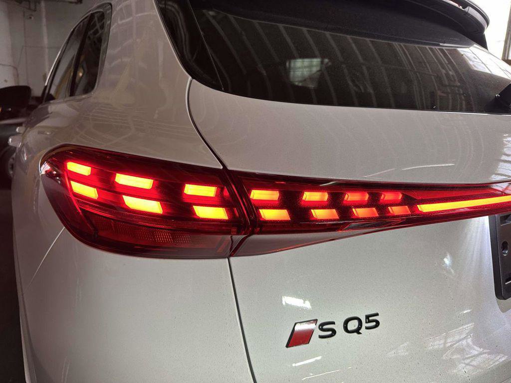 New 2025 Audi SQ5 Premium w/ Convenience Package image 7