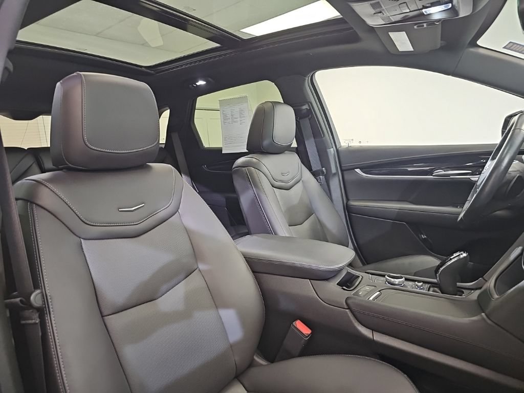 Used 2023 Cadillac XT5 Premium Luxury AWD/4WD image 11