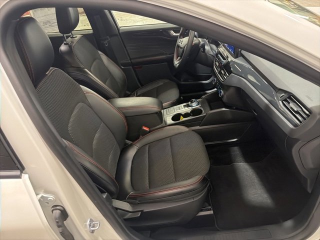 Used 2025 Ford Escape ST-Line Elite image 15