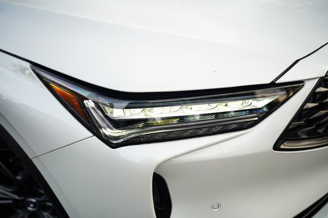 Used 2023 Acura MDX A-Spec image 13